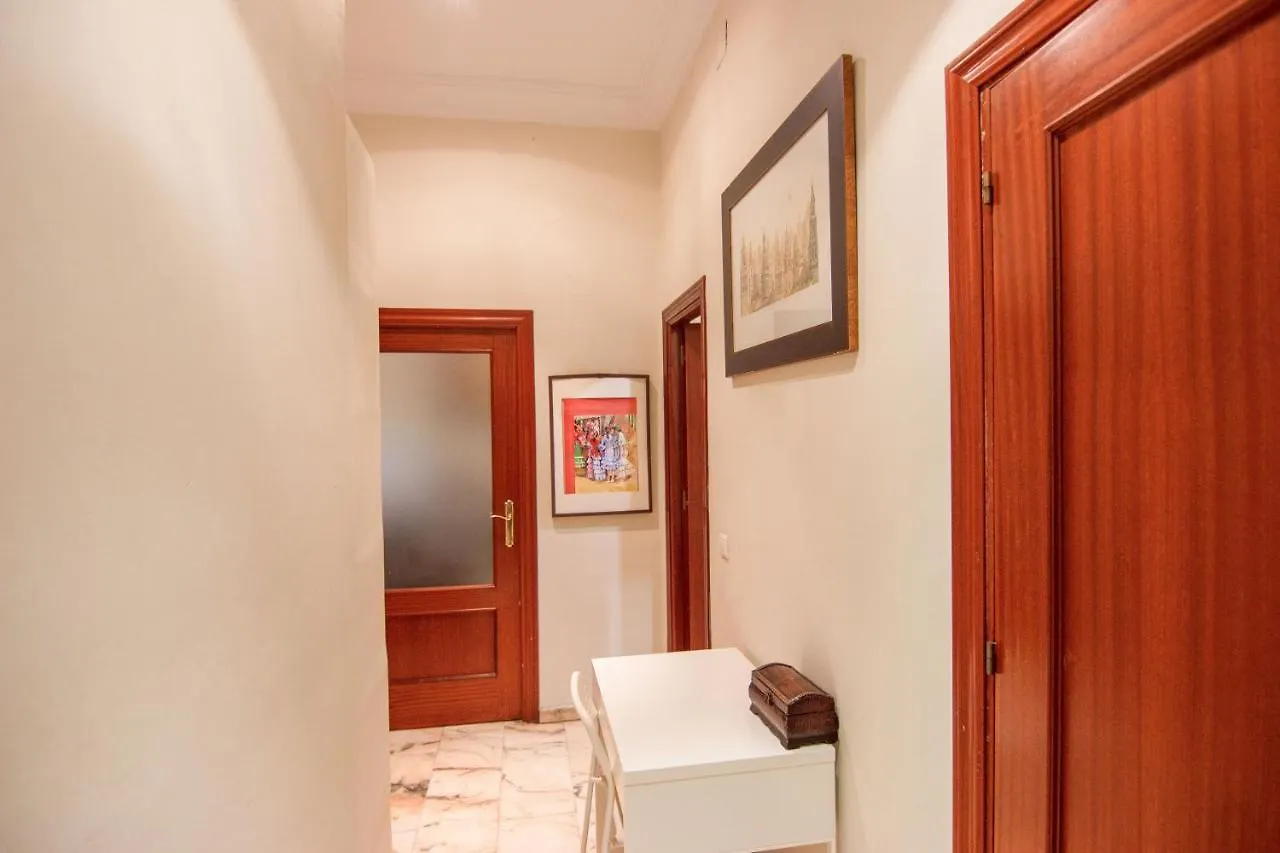 Rentalsevilla En El Mercado Del Arenal Apartamento